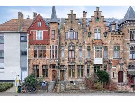 assebroek: herenwoning met uitzonderlijk volume en potent...