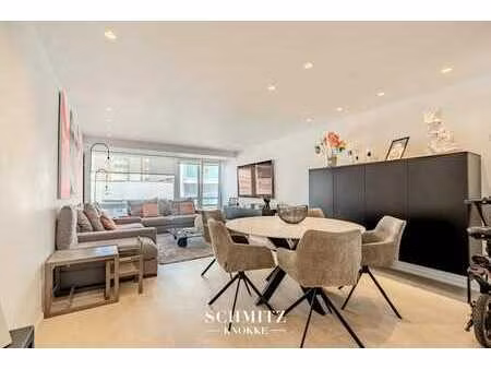 superbe appartement de 3 chambres idéalement situé sur l’...