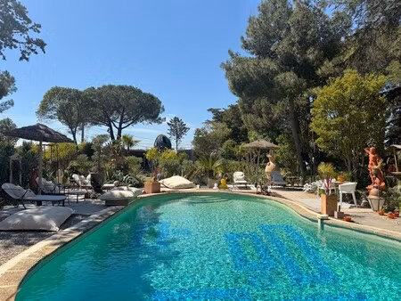 maison de luxe à vendre dans le quartier la crouzette-badonnes