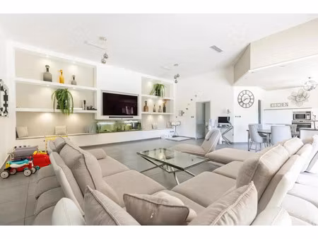 vente maison 7 pièces 176 m² à septemes-les-vallons (13240)  895 000 €