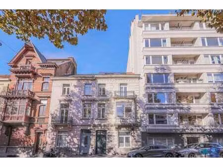 maison de maître de caractère avec garage  idéalement située