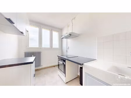 besancon - saint claude - appartement t3 de 62 m² avec balcon