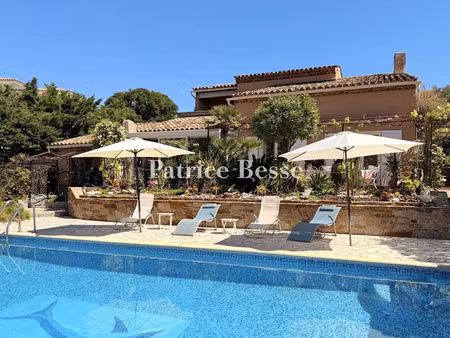 vente maison 8 pièces 215 m² à cavalaire-sur-mer (83240)  1 490 000 €