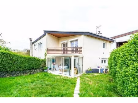 maison de 5 pièces de 95 m² à villiers-le-bâcle