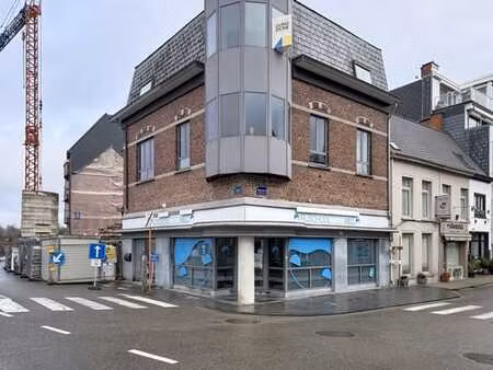 duplex avec 3 chambres et 2 salle de bains