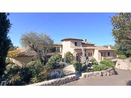 maison de luxe à vendre dans le quartier valmasque-notre dame de vie