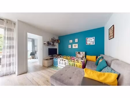 lumineux 4 pièces à montigny-le-bretonneux proche gare & centre commercial (plan de troux)