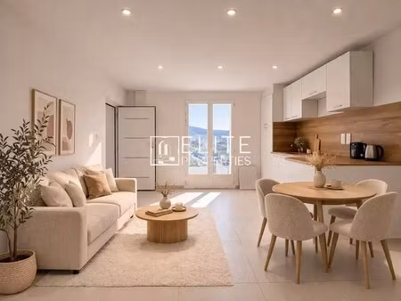 pegomas t2 rénové avec balcon de 8m²