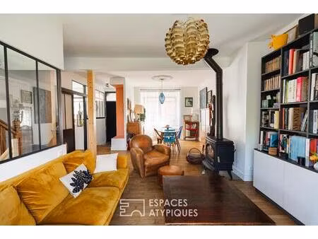 maison de ville rénovée  volumes traversants et jardin paysagé