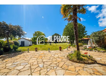 maison de caractère à pornic : charme  espace et sérénité