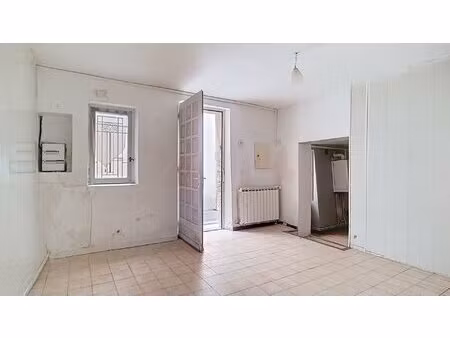 maison de ville à rénover de 3 pièces à vendre au centre-ville de carpentras