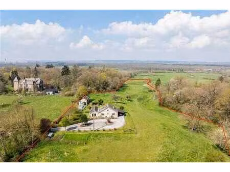 domaine ±3 ha aux portes de marche – rare !