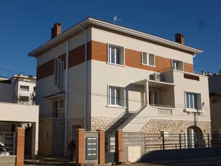 côte pavée - t2 - 2e étage balcons