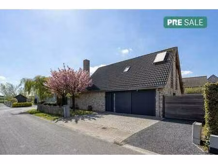 maison individuelle avec dépendance à vendre à sijsele (damm