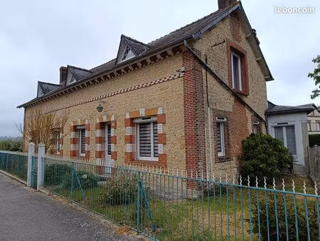 vends maison de bourg avec terrain