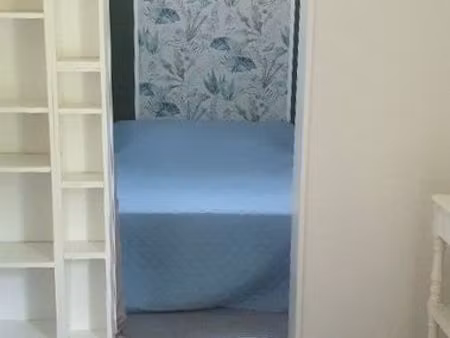 studio façon t2 avec extérieur et parking