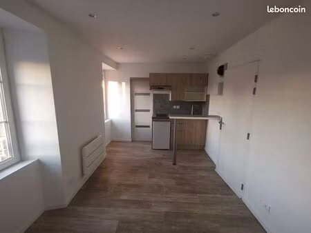 studio rénové quartier bon sauveur - 17m2