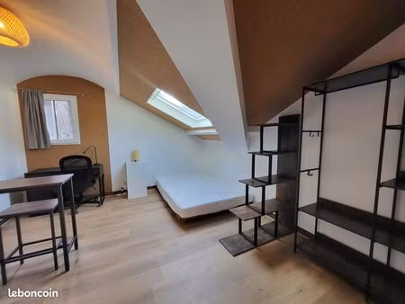 charmant studio meublé tours centre refait à neuf libre de suite