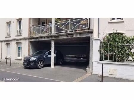 grand box a louer deuil la barre centre ville