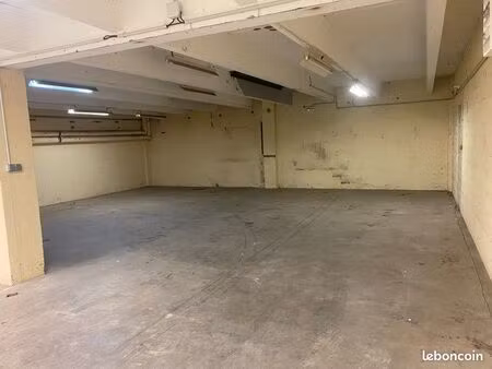 garage parking emplacement de stationnement