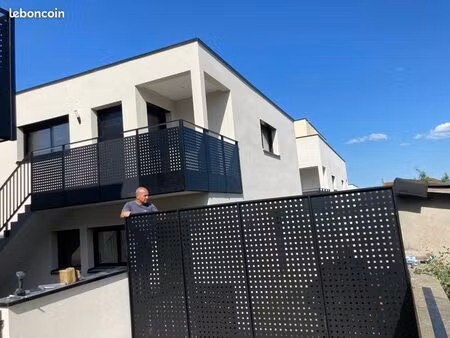 proche châtaigneraie chu école bus