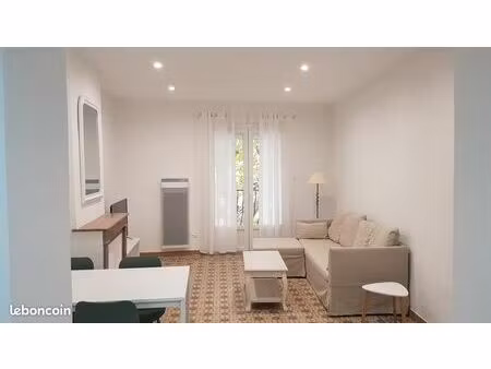 loue t2 meublé 1er étage 50 m2 climatisé