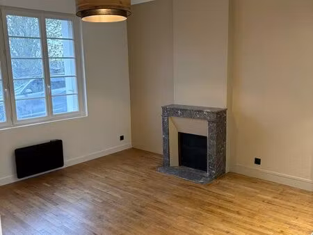 superbe t2 de 50 m² entièrement refait à neuf – terrasse 13 m² + jardin 120 m² + cave