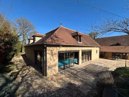 propriété 290 m² avec piscine