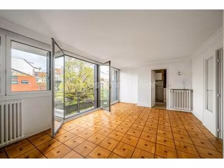 vanves – parc pic - 3 pièces traversant avec balcon  parking et cave – fort potentiel