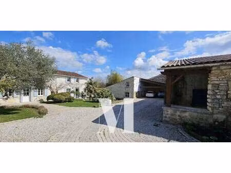 maison avec piscine et jardin saintes (17)