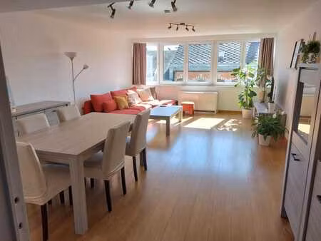 agréable appartement 2 chambres en plein centre de ciney