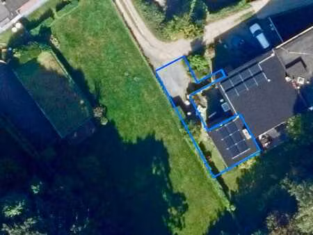 ?duplex/maisonnette avec ~18m2 de jardin?