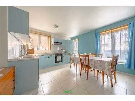 superbe appartement 3 chambres situé à mouscron !