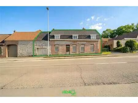 maison 3 façades avec jardin  à 5 min du centre ville.