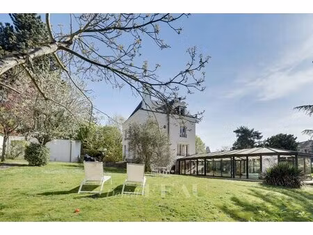 garches - elégant hôtel particulier  piscine.