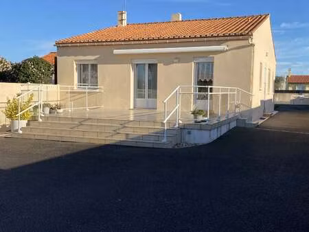 vente maison à saint-vincent-sur-jard (85520) : à vendre / 97m² saint-vincent-sur-jard