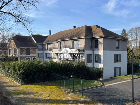 appartement f3 récent + balcon + parking