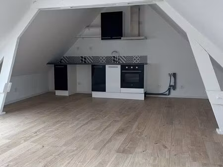 charmant t2 avec poutres apparentes