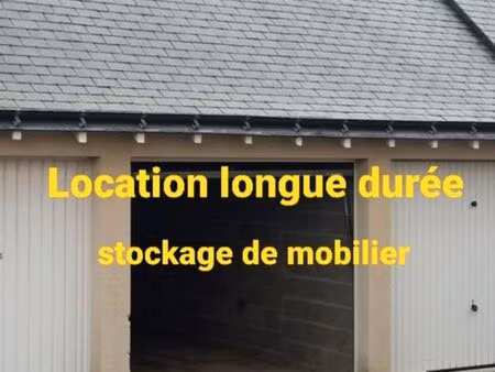 box de stockage 12m² + grenier env 17m2 en totalité (◊ stationnement possible juste devant