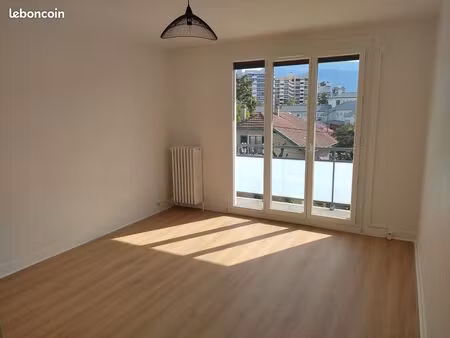 appartement t2 44m2