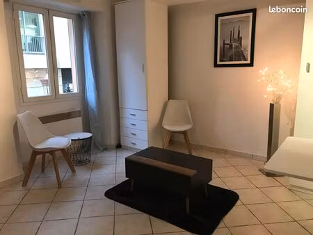 loue studio centre de nice emplacement n°1