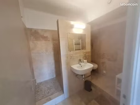 a louer t2 de 48m2 - centre st rémy de provence à 810