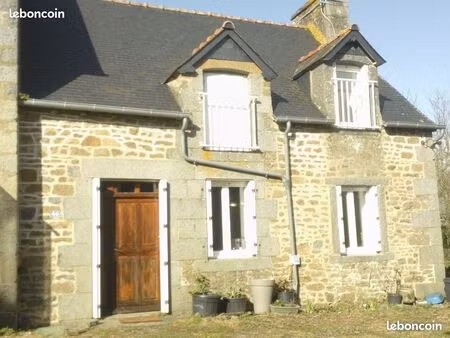 agreable maison mitoyenne un cote meublee avec jardin