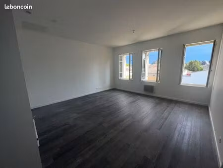 appartement t2 1er étage non meublé 58 03 m²