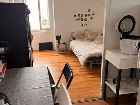 studio proche place fourneyron /gare de châteaucreux