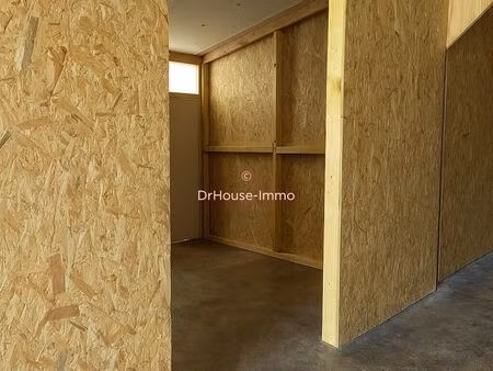 bâtiment de stockage de 107 box