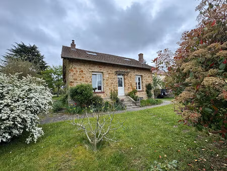 jolie maison ancienne avec 2 dépendances 5' garancières 7 pièces 113 m2