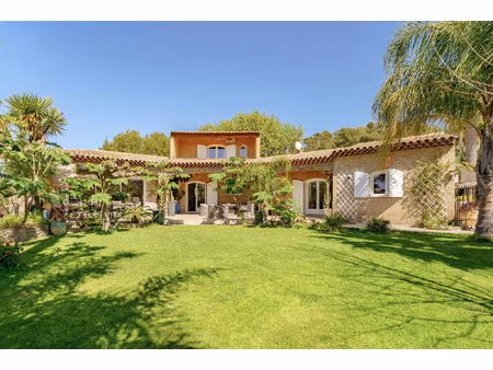 vente maison 4 pièces 167 m² carqueiranne (83320)