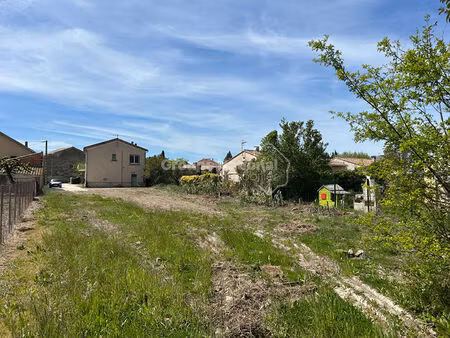terrain à bâtir de 601 m²  viabilisé  libre constructeur - sarrians