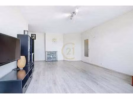 shopping. appart 2ch + terrasse